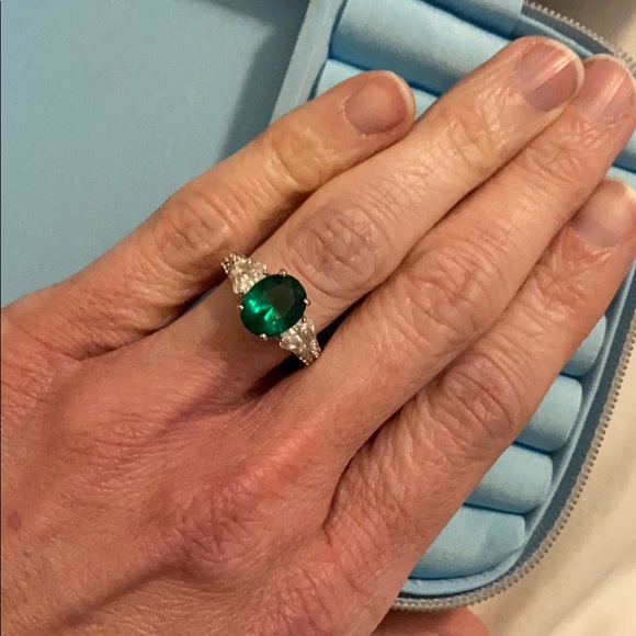 Lab created emerald ring - Picture 4 of 5